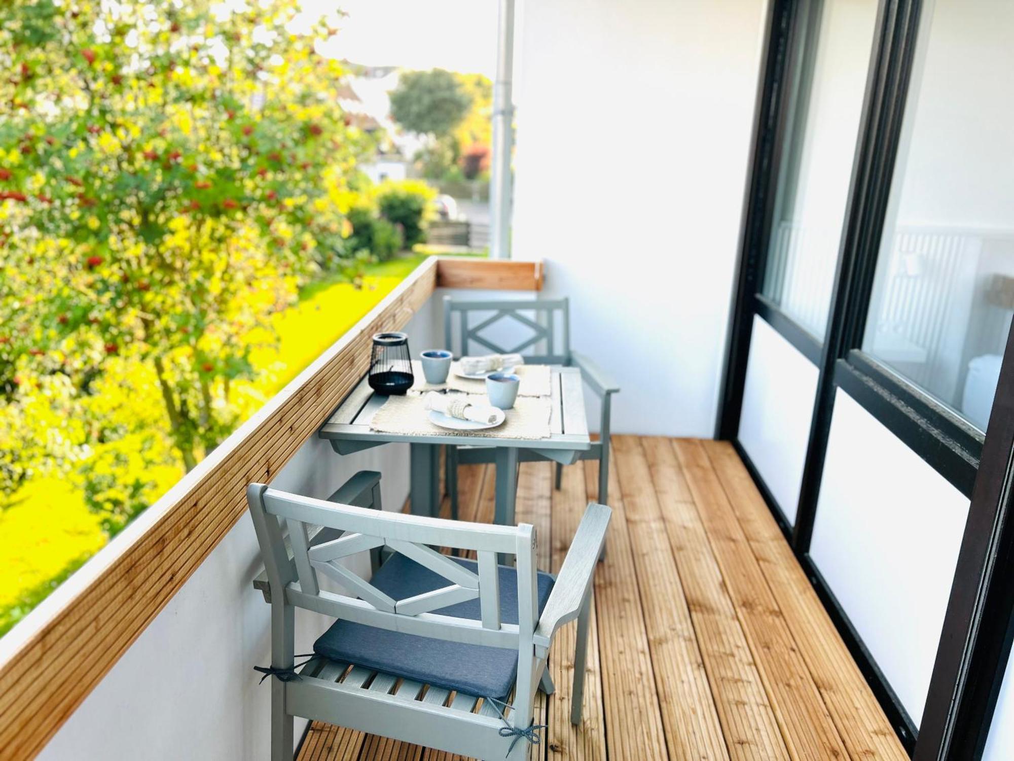 Neu - Frisch Renoviertes Ferienapartment "Waterkant" 比苏姆 外观 照片